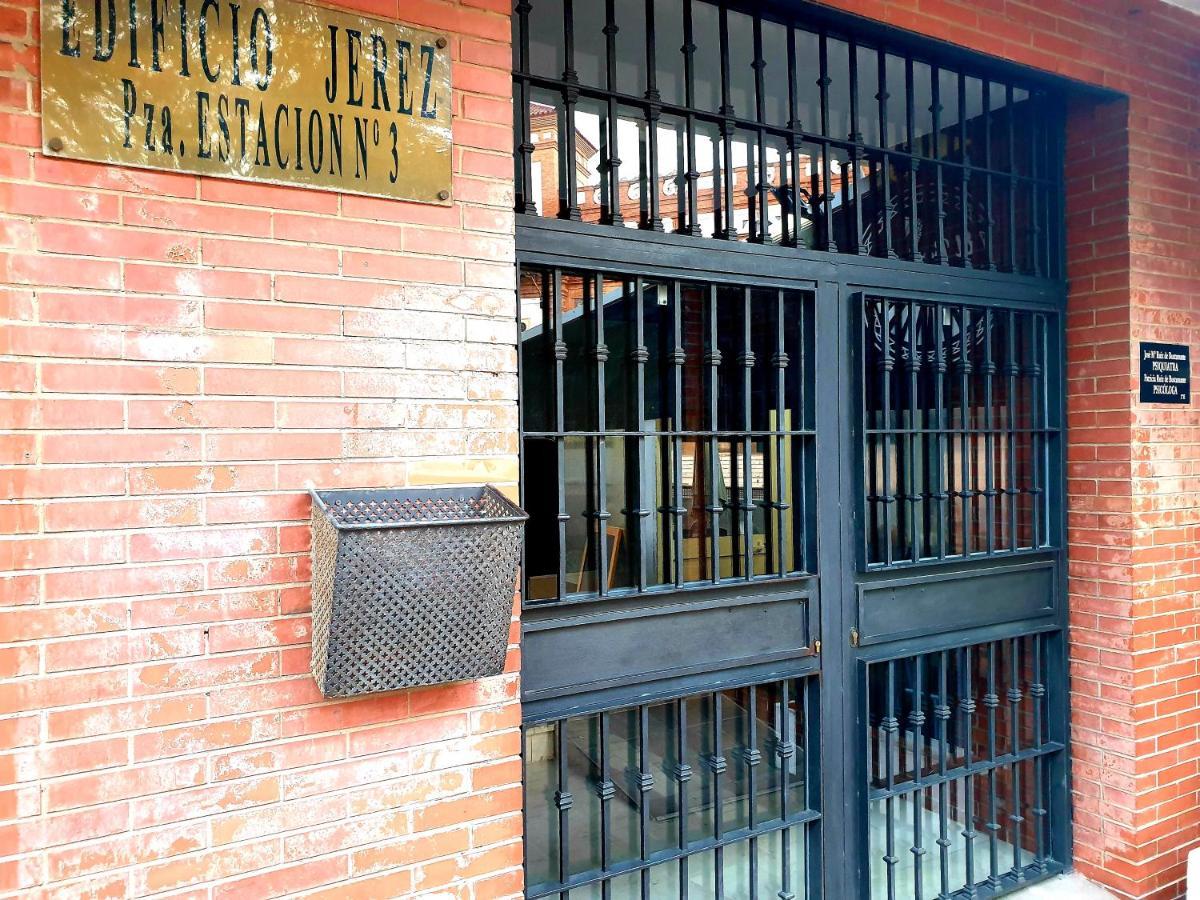 Sherryflat La Estación - Parking Jerez de la Frontera Exterior foto